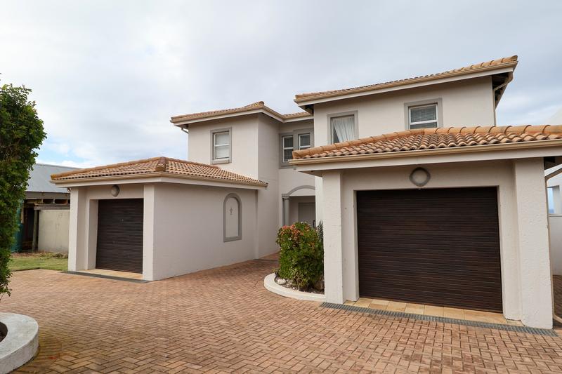 To Let 4 Bedroom Property for Rent in Pinnacle Point Golf Estate Western Cape